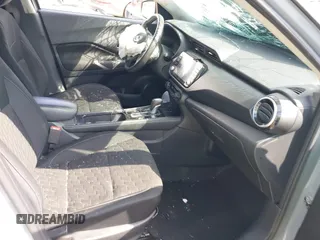 2022 Nissan Kicks SV z VIN 3N1CP5CV2NL518444, wystawiony jako IAAI lot #41946827 z przebiegiem 69 000 mil mil oraz . Historia ofert i sprzedaży dostępna na DreamBid. Obrazek 5.