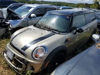 2011 MINI Clubman z VIN WMWZF3C56BTY00475, wystawiony jako Copart lot #74595784 z przebiegiem Nie podano mil oraz Nie do naprawy • Non repairable. Historia ofert i sprzedaży dostępna na DreamBid. Obrazek 1.