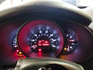 2014 Kia Soul with VIN KNDJN2A20E7740437, listed as a IAAI auction lot 41716835 with 90,582 mi miles. Bid and sale history available at carsss.com. Image 7.