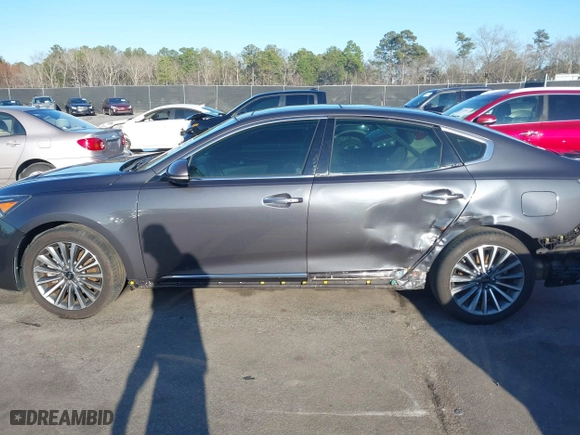 2017 Kia Cadenza Premium with VIN KNALC4J12H5039445, listed as a IAAI auction lot 41586814 with 92,816 mi miles. Bid and sale history available at carsss.com. Image 15.