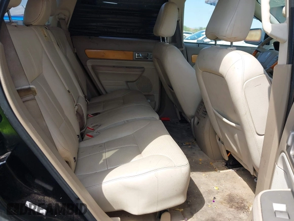 2007 Lincoln MKX z VIN 2LMDU68C07BJ40100, wystawiony jako IAAI lot #42429186 z przebiegiem 189 587 mil mil oraz . Historia ofert i sprzedaży dostępna na DreamBid. Obrazek 8.