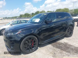2024 Land Rover Range Rover Sport Dynamic SE z VIN SAL1L9FU8RA178264, wystawiony jako IAAI lot #41921344 z przebiegiem 9 851 mil mil oraz . Historia ofert i sprzedaży dostępna na DreamBid. Obrazek 18.