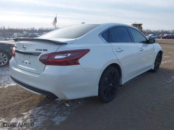 2018 Nissan Altima 2.5 SL with VIN 1N4AL3AP9JC299809, listed as a IAAI auction lot 41363780 with 33,507 mi miles. Bid and sale history available at carsss.com. Image 4.