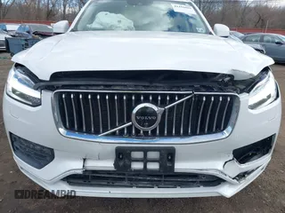 2020 Volvo XC90 Momentum with VIN YV4102PK8L1552784, listed as a IAAI auction lot 41416039 with 53,302 mi miles. Bid and sale history available at carsss.com. Image 18.