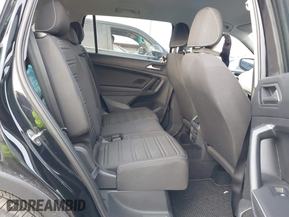 2023 Volkswagen Tiguan S z VIN 3VVRB7AX7PM036833, wystawiony jako IAAI lot #41827631 z przebiegiem 43 383 mil mil oraz . Historia ofert i sprzedaży dostępna na DreamBid. Obrazek 8.