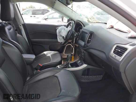 2020 Jeep Compass Latitude с VIN 3C4NJCBB4LT141695, выставлен на аукционе IAAI как лот 42248618 с пробегом 31 123 миль миль и . История ставок и продаж доступна на DreamBid. Изображение 5.