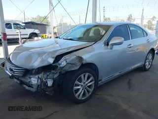 2012 Lexus ES 330 z VIN JTHBK1EGXC2495247, wystawiony jako IAAI lot #42398001 z przebiegiem 135 058 mil mil oraz . Historia ofert i sprzedaży dostępna na DreamBid. Obrazek 18.