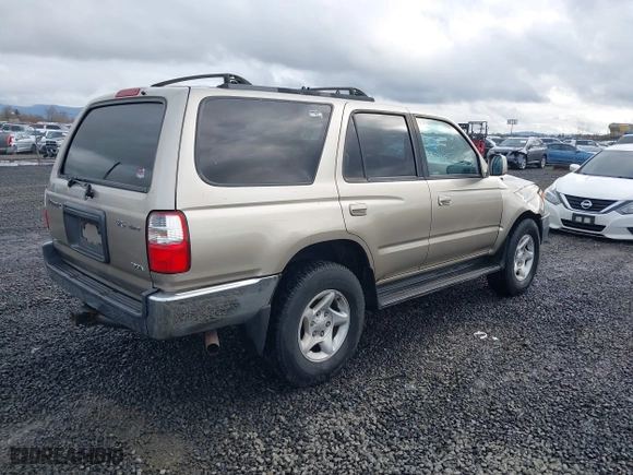 2001 Toyota 4Runner SR5 with VIN JT3HN86R110334553, listed as a IAAI auction lot 41209730 with 192,515 mi miles. Bid and sale history available at carsss.com. Image 4.