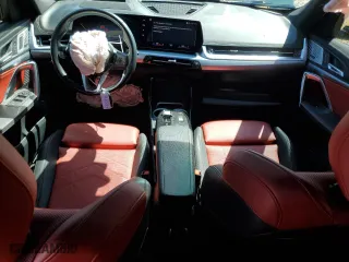 2023 BMW X1 xDrive28i with VIN WBX73EF0XP5W54109, listed as a Copart auction lot 47955885 with 32,845 mi miles and Salvage Title. Bid and sale history available at carsss.com. Image 8.