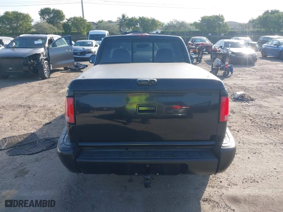 2000 Chevrolet S-10 LS with VIN 1GCCS14W6Y8196437, listed as a IAAI auction lot 41606752 with 269,949 mi miles. Bid and sale history available at carsss.com. Image 17.
