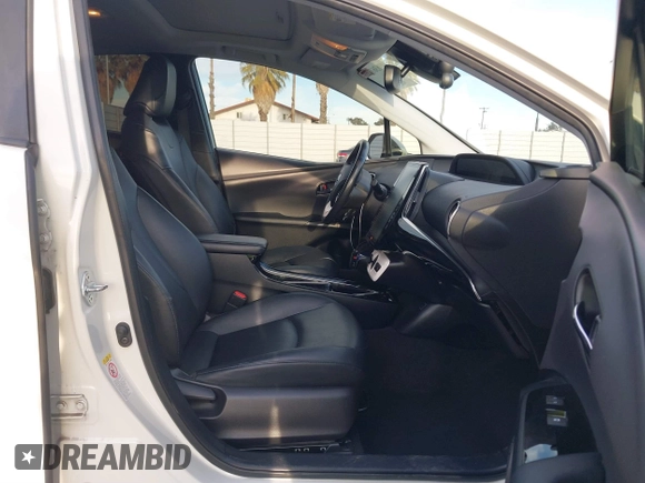 2018 Toyota Prius Two with VIN JTDKARFU1J3066710, listed as a IAAI auction lot 41636185 with 123,399 mi miles. Bid and sale history available at carsss.com. Image 5.