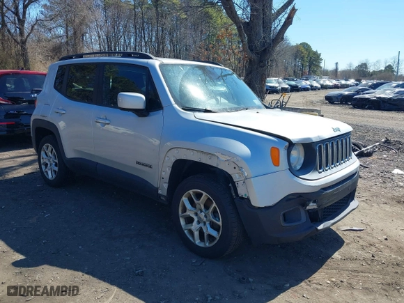 2015 Jeep Renegade Latitude with VIN ZACCJBBTXFPC40947, listed as a IAAI auction lot 41910717 with 135,537 mi miles. Bid and sale history available at carsss.com. Image 1.