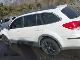 2011 Subaru Outback Limited Power Moon с VIN 4S4BRDLC9B2315913, выставлен на аукционе IAAI как лот 41022395 с пробегом 171 402 миль миль и . История ставок и продаж доступна на DreamBid. Изображение 14.