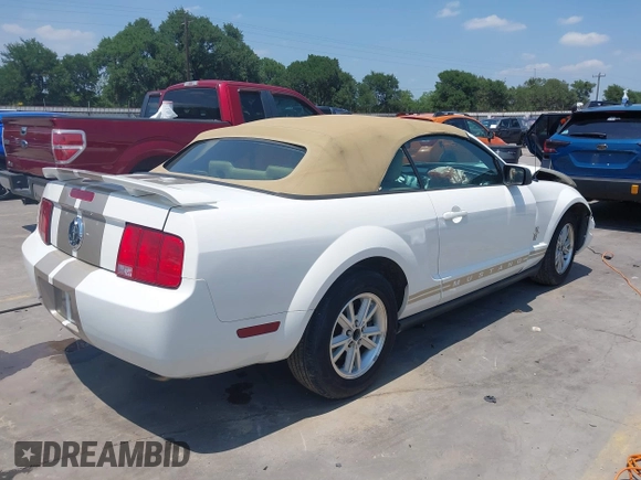 2006 Ford Mustang Standard with VIN 1ZVFT84N465107373, listed as a IAAI auction lot 42205471 with 60,598 mi miles and . Bid and sale history available at DreamBid. Image 4.