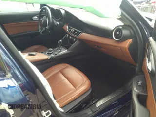 2017 Alfa Romeo Giulia with VIN ZARFAEBN6H7542743, listed as a IAAI auction lot 35600001 with 73,631 mi miles. Bid and sale history available at carsss.com. Image 5.