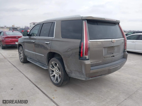 2015 Cadillac Escalade Luxury with VIN 1GYS3MKJ9FR725818, listed as a IAAI auction lot 41596731 with 224,246 mi miles. Bid and sale history available at carsss.com. Image 3.