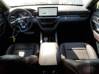 2025 Ford Explorer with VIN 1FMUK8HH6SGA04225, listed as a Copart auction lot 51096905 with 2,531 mi miles and Salvage title. Bid and sale history available at DreamBid. Image 8.