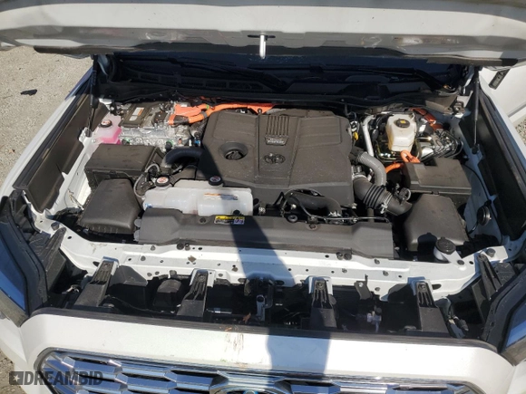 2024 Toyota Sequoia SR5 with VIN 7SVAAABA3RX044551, listed as a Copart auction lot 82015184 with 13,878 mi miles and Salvage Title. Bid and sale history available at carsss.com. Image 12.