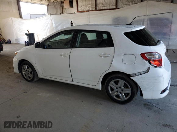 2011 Toyota Matrix z VIN 2T1KU4EE5BC712652, wystawiony jako Copart lot #52297315 z przebiegiem 111 348 mil mil oraz Szkoda całkowita • Salvage title. Historia ofert i sprzedaży dostępna na DreamBid. Obrazek 2.