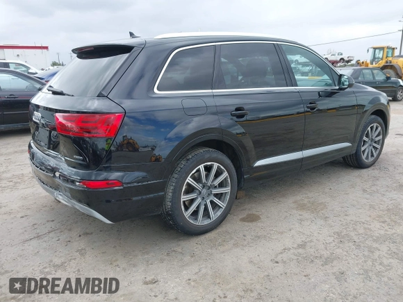 2018 Audi Q7 Premium Plus with VIN WA1LHAF78JD054456, listed as a IAAI auction lot 41924248 with 109,379 mi miles. Bid and sale history available at carsss.com. Image 4.