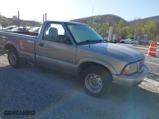 2001 GMC Sonoma SLS w/1SE Pkg with VIN 1GTCS14541K105360, listed as a IAAI auction lot 41917527 with 155,414 mi miles. Bid and sale history available at carsss.com. Image 1.