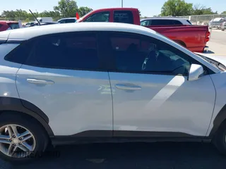 2020 Hyundai Kona SE with VIN KM8K12AA7LU424244, listed as a IAAI auction lot 42081675 with 35,251 mi miles. Bid and sale history available at carsss.com. Image 13.