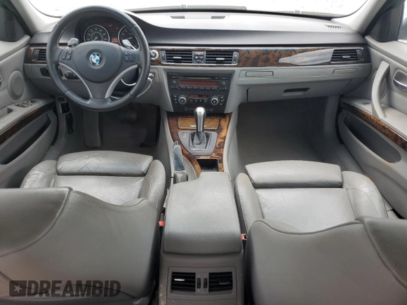 2007 BMW 3 Series 335i z VIN WBAVB73547KY60933, wystawiony jako Copart lot #53497415 z przebiegiem 174 145 mil mil oraz Szkoda całkowita • Salvage title. Historia ofert i sprzedaży dostępna na DreamBid. Obrazek 8.
