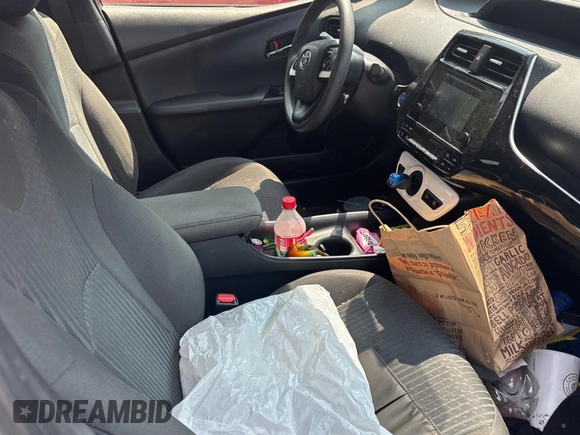 2016 Toyota Prius Two z VIN JTDKBRFU2G3510506, wystawiony jako Copart lot #60991615 z przebiegiem Nie podano mil oraz Czysty tytuł • Clean title. Historia ofert i sprzedaży dostępna na DreamBid. Obrazek 5.