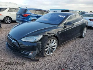 2015 Tesla Model S 85D with VIN 5YJSA1E21FF111933, listed as a Copart auction lot 45180015 with Not Provided miles and Salvage Title. Bid and sale history available at carsss.com. Image 1.