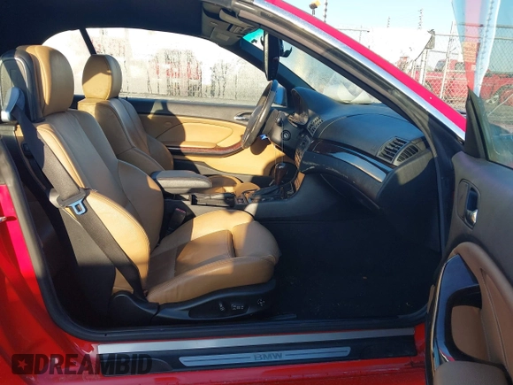 2006 BMW 3 Series 325Ci with VIN WBABW33486PX86165, listed as a IAAI auction lot 41719500 with 81,789 mi miles. Bid and sale history available at carsss.com. Image 5.