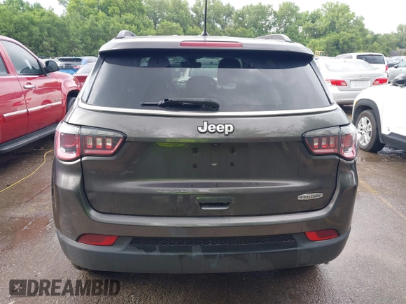 2018 Jeep Compass Latitude with VIN 3C4NJCBB3JT268094, listed as a IAAI auction lot 42487642 with 111,652 mi miles and . Bid and sale history available at DreamBid. Image 16.