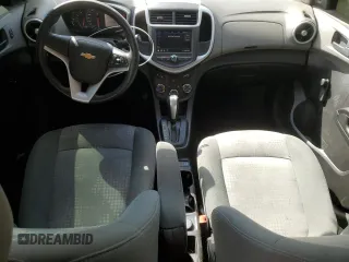 2019 Chevrolet Sonic LS z VIN 1G1JB5SB3K4136220, wystawiony jako Copart lot #50781265 z przebiegiem 45 308 mil mil oraz Nie do naprawy • Non repairable. Historia ofert i sprzedaży dostępna na DreamBid. Obrazek 8.
