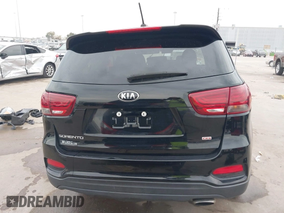 2020 Kia Sorento LX with VIN 5XYPG4A35LG642383, listed as a IAAI auction lot 41232335 with 61,802 mi miles. Bid and sale history available at carsss.com. Image 17.