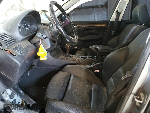 2004 BMW 3 Series 325i with VIN WBAET37404NJ82764, listed as a Copart auction lot 44070545 with 0 mi miles and Salvage Title. Bid and sale history available at carsss.com. Image 7.