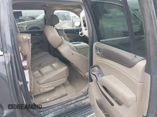 2019 GMC Yukon XL SLT with VIN 1GKS2GKC0KR345860, listed as a IAAI auction lot 40727072 with 127,568 mi miles and . Bid and sale history available at carsss.com. Image 8.
