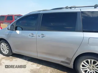 2011 Toyota Sienna XLE AAS with VIN 5TDYK3DC3BS007690, listed as a IAAI auction lot 42044640 with 253,359 mi miles. Bid and sale history available at carsss.com. Image 14.