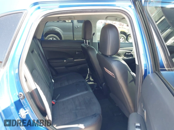 2018 Mitsubishi Outlander SE with VIN JA4AP3AW3JZ019184, listed as a IAAI auction lot 42199106 with 142,884 mi miles and . Bid and sale history available at DreamBid. Image 8.