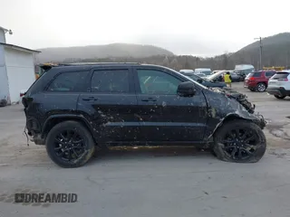 2018 Jeep Grand Cherokee Altitude with VIN 1C4RJEAG1JC402378, listed as a IAAI auction lot 41883567 with 62,478 mi miles. Bid and sale history available at carsss.com. Image 14.