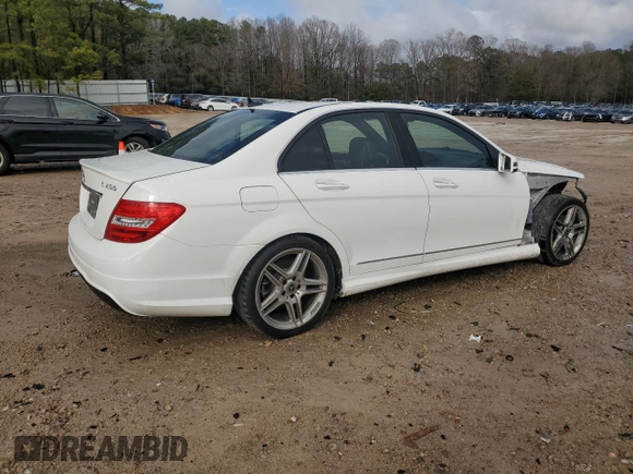 2014 Mercedes-Benz C 250 Sport z VIN WDDGF4HB7EG248082, wystawiony jako Copart lot #47351935 z przebiegiem 147 055 mil mil oraz Szkoda całkowita • Salvage title. Historia ofert i sprzedaży dostępna na DreamBid. Obrazek 3.