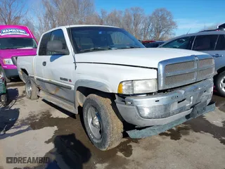 1998 Dodge Ram 1500 with VIN 3B7HF13Z2WG130254, listed as a IAAI auction lot 41323066 with 204,006 mi miles. Bid and sale history available at carsss.com. Image 1.