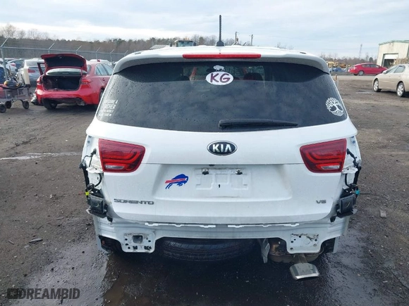 2019 Kia Sorento LX V6 with VIN 5XYPG4A50KG559055, listed as a IAAI auction lot 41472343 with NaN miles. Bid and sale history available at carsss.com. Image 17.