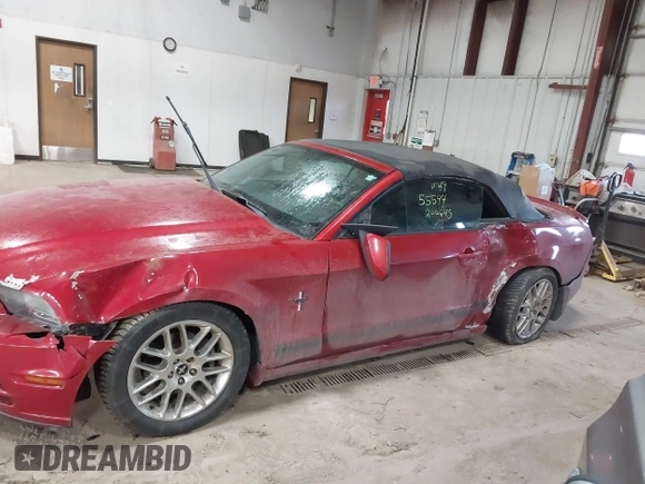 2013 Ford Mustang V6 с VIN 1ZVBP8EM8D5200645, выставлен на аукционе IAAI как лот 41035547 с пробегом 156 702 миль миль и . История ставок и продаж доступна на DreamBid. Изображение 14.