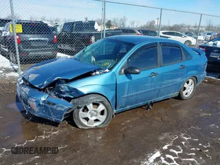 2001 Ford Focus SE with VIN 1FAFP34P21W285724, listed as a IAAI auction lot 41622145 with 251,726 mi miles and . Bid and sale history available at carsss.com. Image 2.