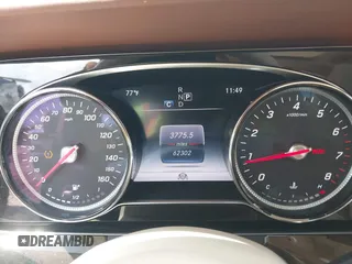 2019 Mercedes-Benz E 450 z VIN WDDZF6JB3KA508944, wystawiony jako IAAI lot #41924160 z przebiegiem 62 302 mil mil oraz . Historia ofert i sprzedaży dostępna na DreamBid. Obrazek 7.