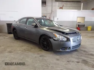 2014 Nissan Maxima SV z VIN 1N4AA5AP9EC462773, wystawiony jako IAAI lot #41865514 z przebiegiem 109 873 mil mil oraz . Historia ofert i sprzedaży dostępna na DreamBid. Obrazek 1.