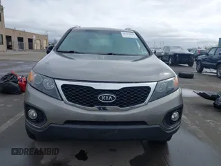 2013 Kia Sorento LX with VIN 5XYKTCA62DG313524, listed as a IAAI auction lot 41624883 with 70,777 mi miles. Bid and sale history available at carsss.com. Image 12.
