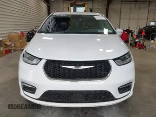 2022 Chrysler Pacifica Touring L with VIN 2C4RC1BGXNR144831, listed as a IAAI auction lot 40473026 with 36,495 mi miles and . Bid and sale history available at DreamBid. Image 12.