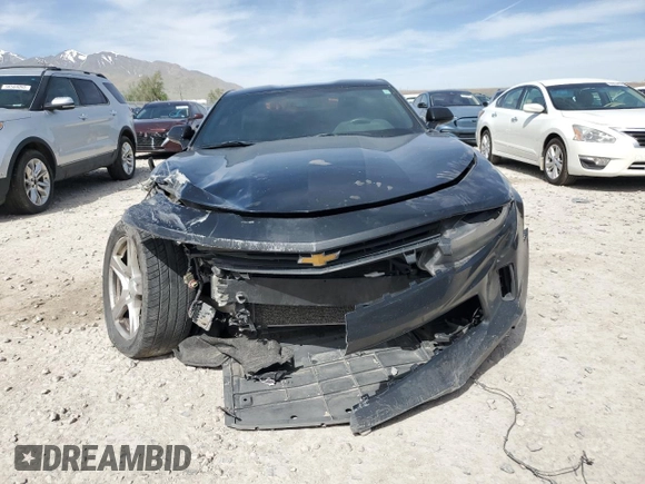2017 Chevrolet Camaro 1LT z VIN 1G1FB1RX8H0213048, wystawiony jako Copart lot #56724075 z przebiegiem Nie podano mil oraz Szkoda całkowita • Salvage title. Historia ofert i sprzedaży dostępna na DreamBid. Obrazek 5.