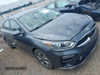 2019 Kia Forte LXS z VIN 3KPF24AD8KE062723, wystawiony jako IAAI lot #42511450 z przebiegiem 47 925 mil mil oraz . Historia ofert i sprzedaży dostępna na DreamBid. Obrazek 1.