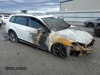 2018 Volkswagen Golf S z VIN 3VWH17AU1JM757852, wystawiony jako Copart lot #84417814 z przebiegiem Nie podano mil oraz Szkoda całkowita • Salvage title. Historia ofert i sprzedaży dostępna na DreamBid. Obrazek 4.